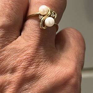 Elegant Gold Women's Ring.